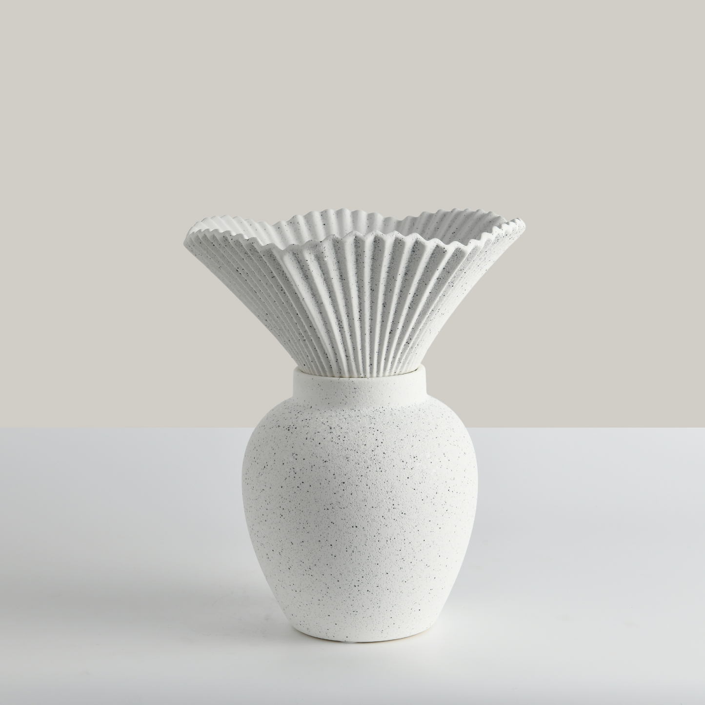 Seraph Curve Ceramic Flower Vase (Small)