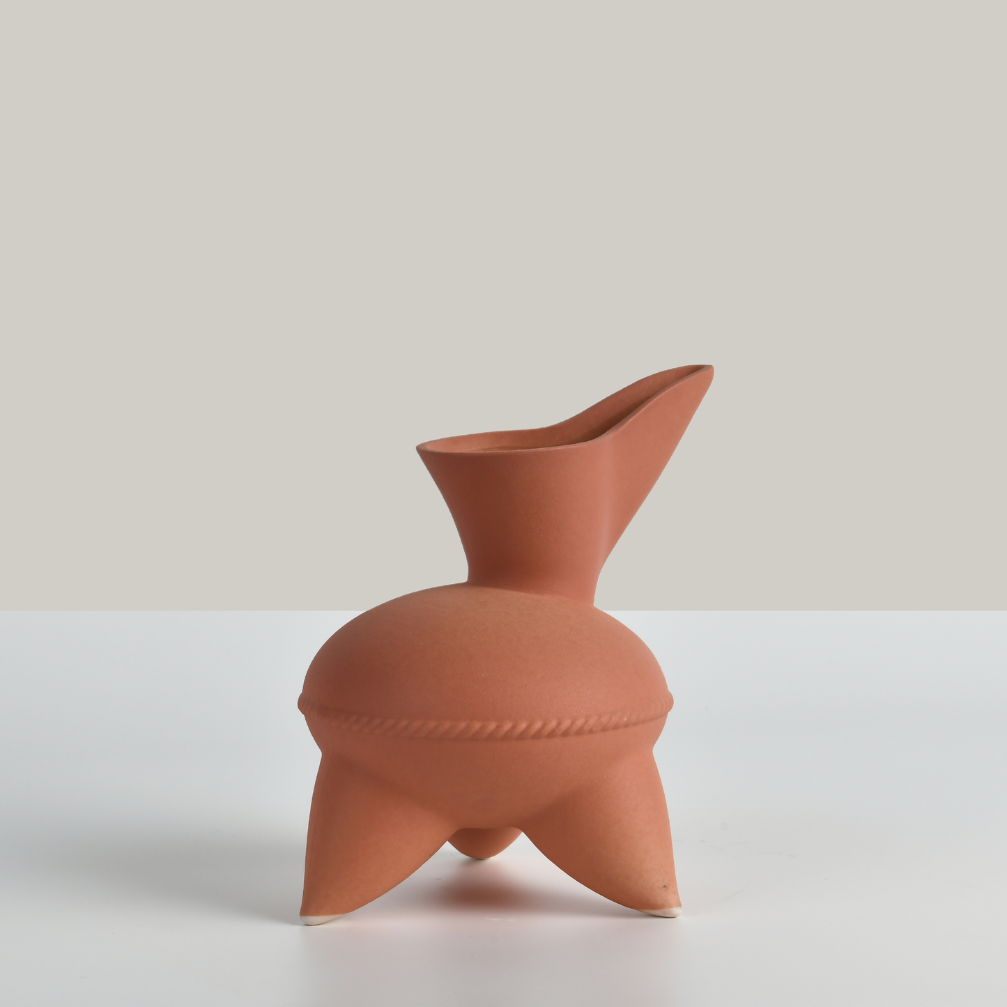 Amara Solis Flower Vase (Small)