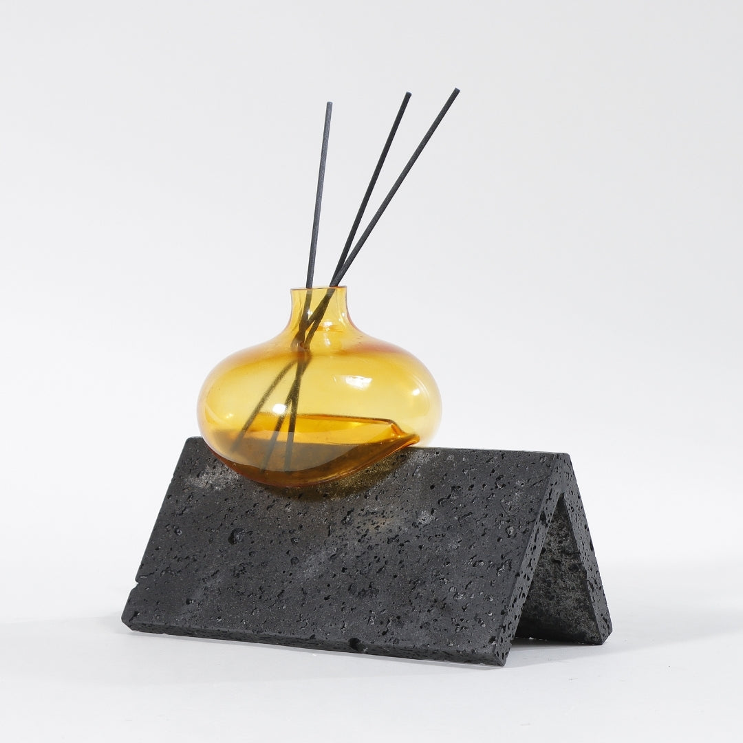 Elegance in Aroma Black & Amber Marble Aroma Bottle