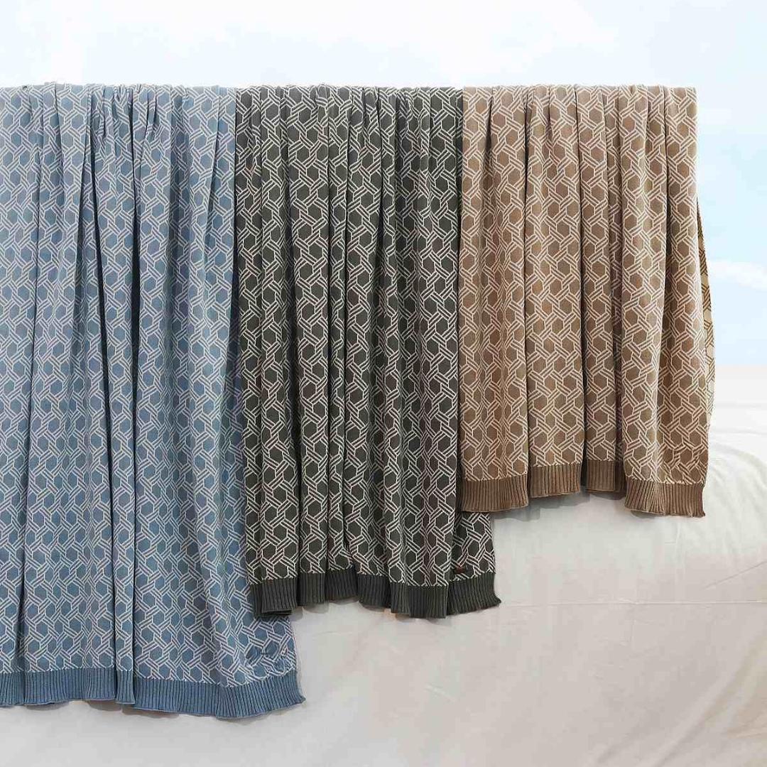Kelly Knit Medium Grey Cotton Knitted Decorative Cushion Cover (16 in x 16 in)