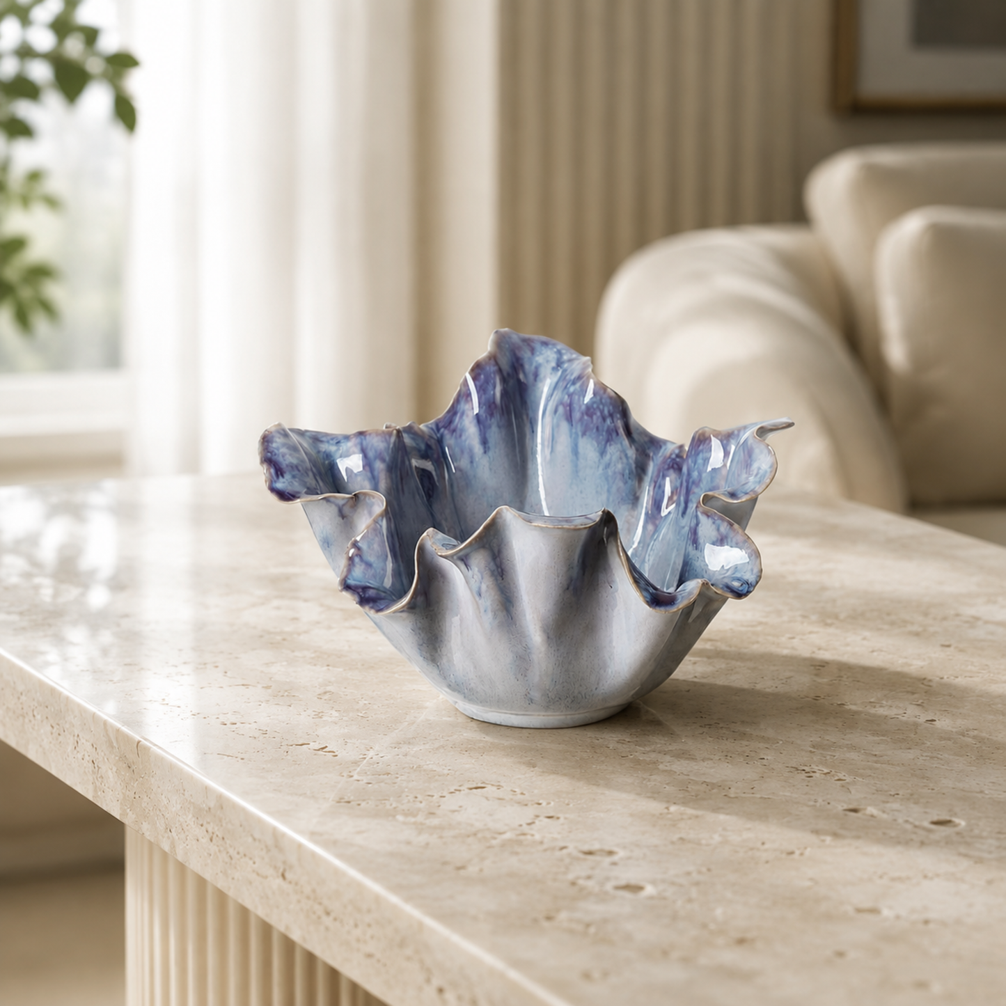 Cove Lily Pot Decorative Planter